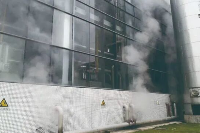 二次蒸汽直接排放至室外大气中