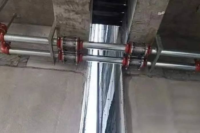 管道、桥架穿过建筑缝隙