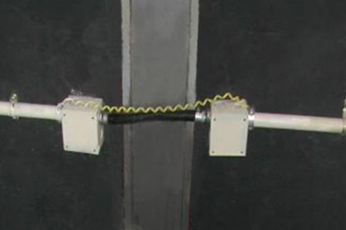 管道、桥架穿过建筑缝隙