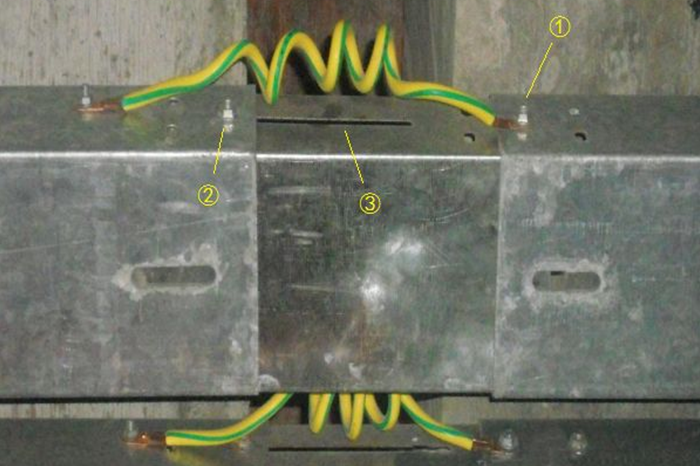 管道、桥架穿过建筑缝隙